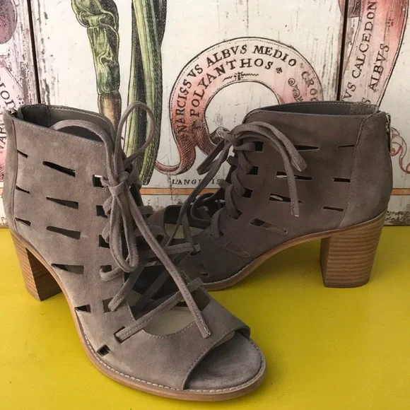 EXCELLENT COND VINCE CAMUTO TRESSA PEEP TOE SZ 8 - Picture 2 of 8